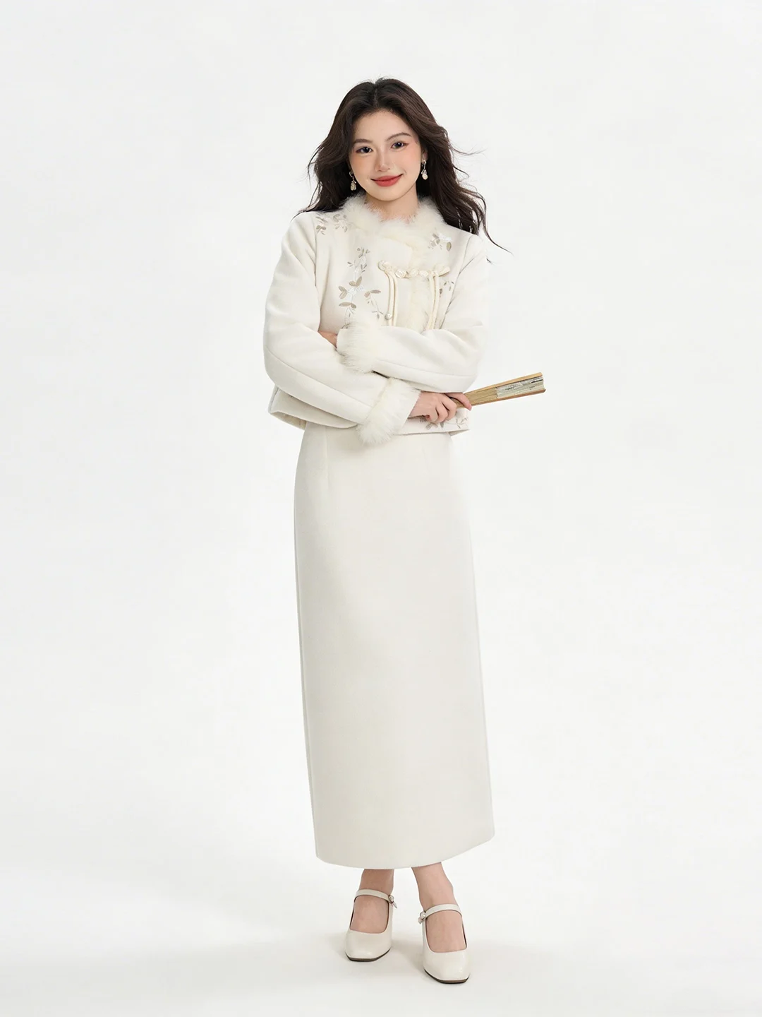 

Китайский костюм с вышивкой: жакет и юбка, на пуговицах, с цветочным узором, высокая талия, для повседневной носки