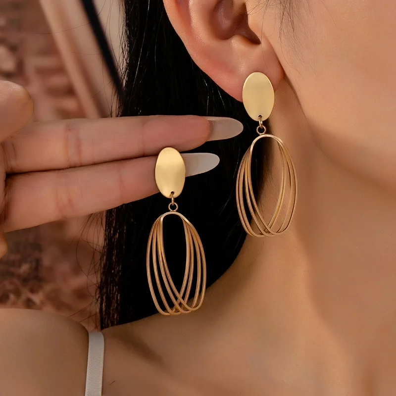 

Women's Fashionable Simple Luxury Geometric Dangle Earrings Jewelry Accessories Suitable for Dating, Parties, and Holiday Gifts