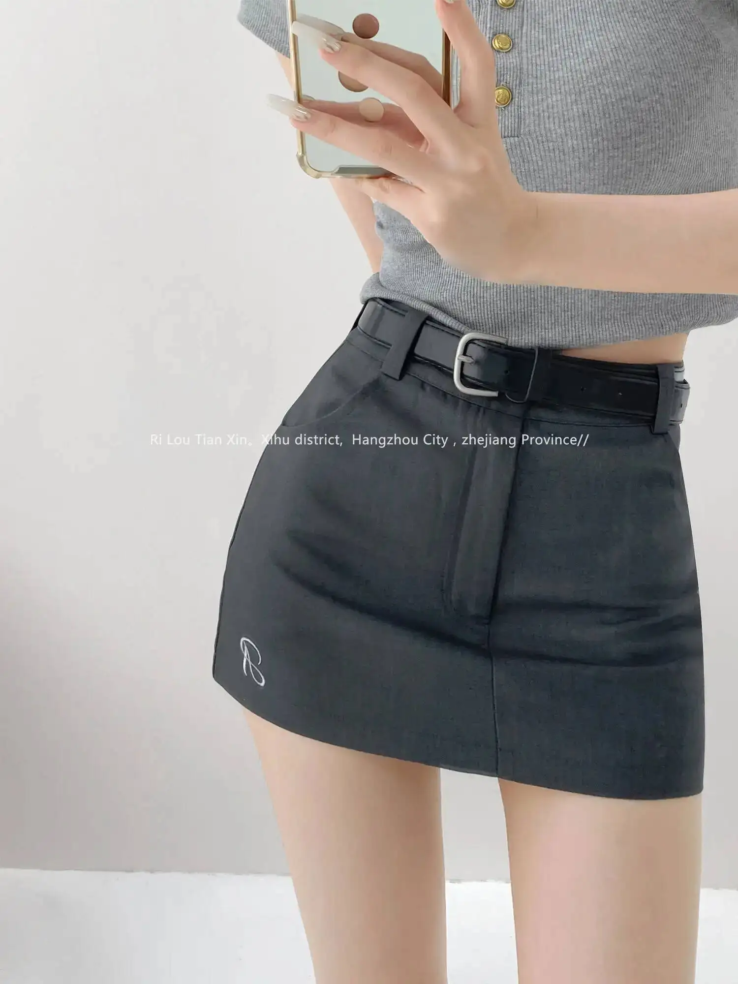 Spicy Girl Sexy High Waisted Retro Solid A-line Short Skirt Women 2026 Summer New Belt Letter Embroidery Wrap Hip Skirt 0MD1