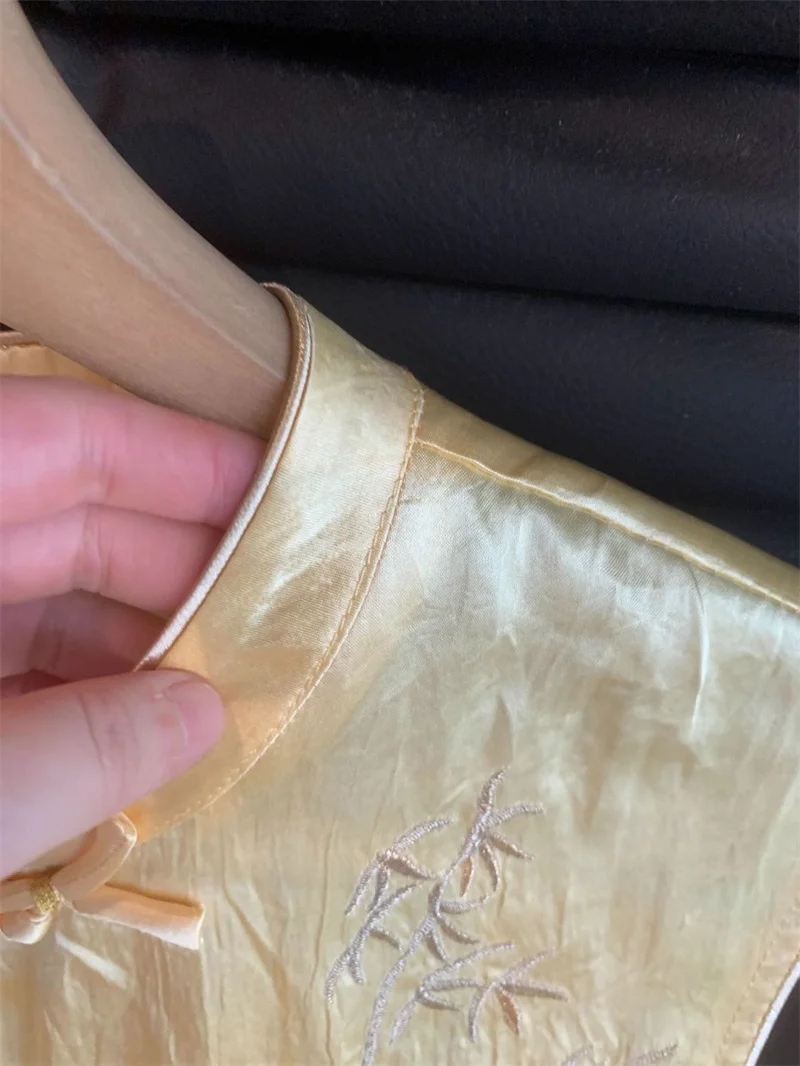 Gilet da donna Giacche da donna Moda Ricamo in seta di fascia alta nuovo gilet cinese Cappotto femminile senza maniche con volant in stile cinese