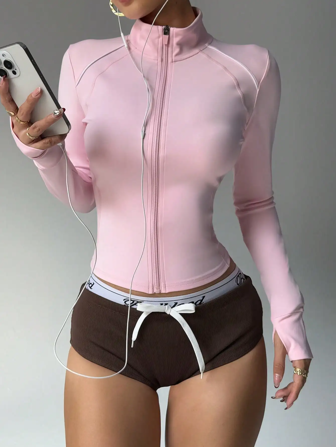 

Спортивная куртка для йоги с контрастными вставками, облегающая, элегантная, эластичная, для активного образа жизни, с воротником-стойкой и молнией