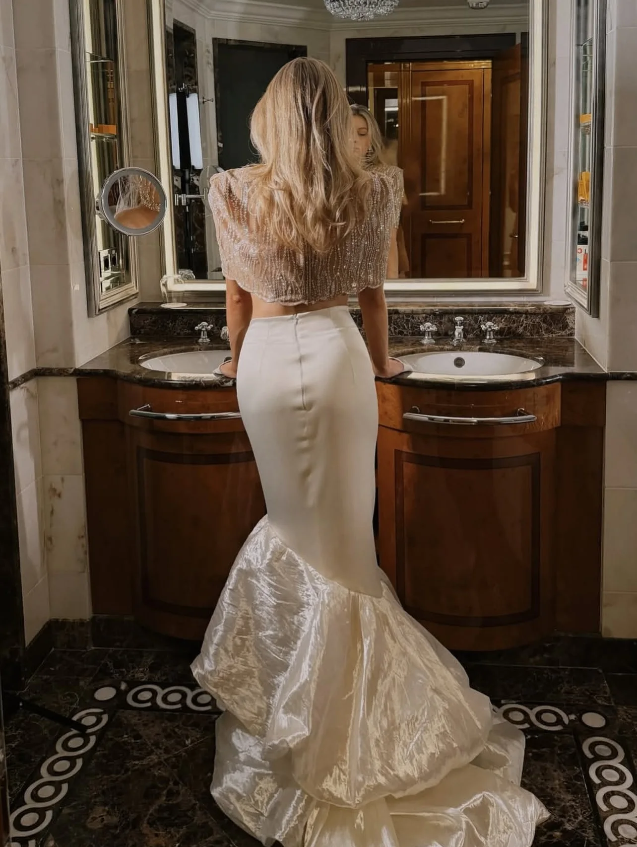 Elegante Fischschwanzröcke mit hoher Taille, luxuriöser Satin-Rock für Hochzeitsgäste, Abschlussball-Abend-Outfit, Meerjungfrau, geschwollene lange Damenmode 2026