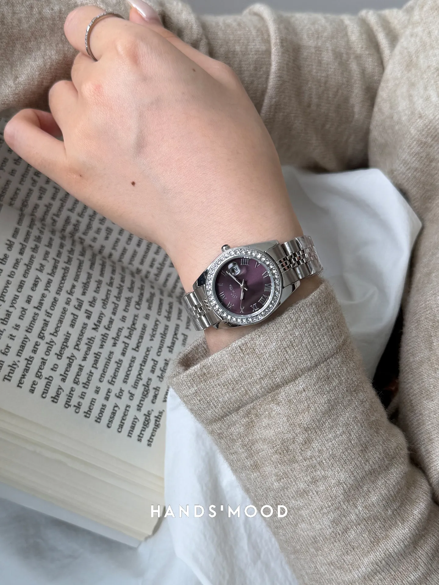 New PurpleHigh-EndFashionableAnd Exquisite Women'S Watch With A Calendar FunctionPerfect For Daily Wear.A Trendy Watch For Women
