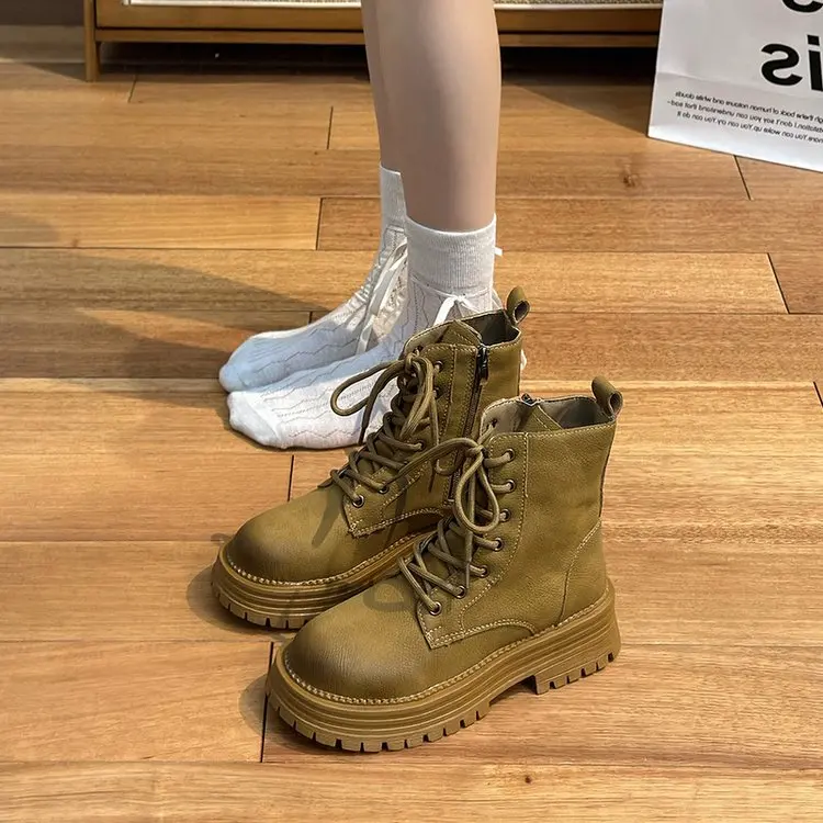 

Новые ботинки на квадратном каблуке или трубке из искусственного материала с круглым носком и боковой застежкой-молнией, резиновая подошва, весенне-осенний сезон