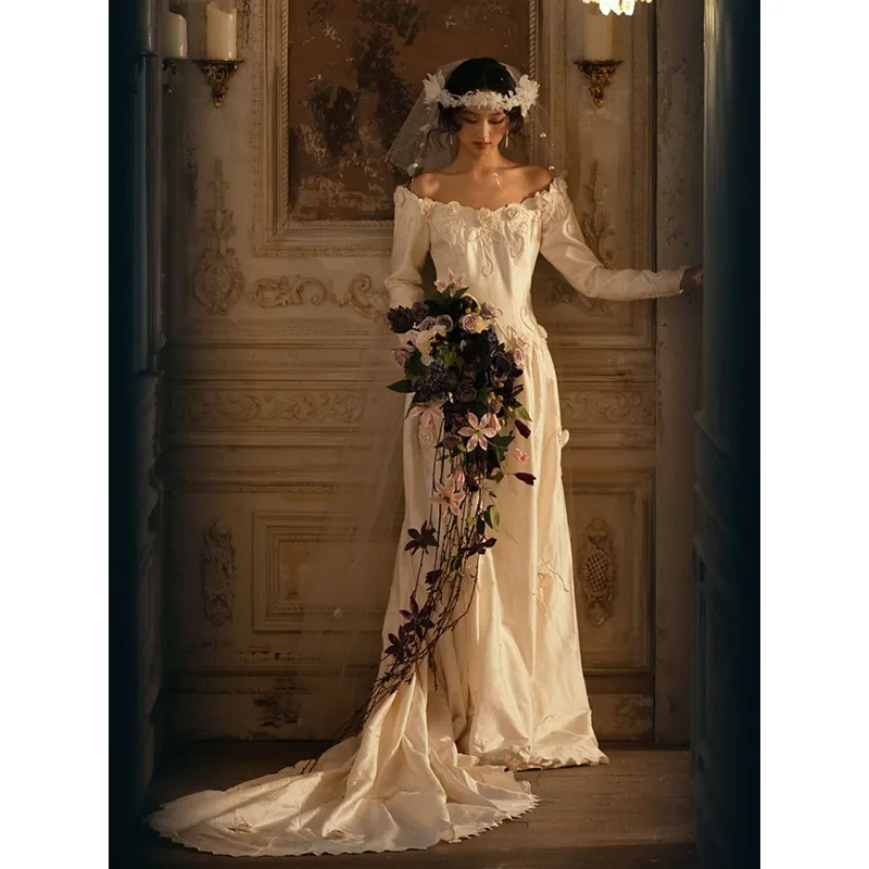 bouquet-de-cascade-de-photo-de-mariage-francais-retro-classique-fleur-artificielle-photographie-en-studio-haut-de-gamme