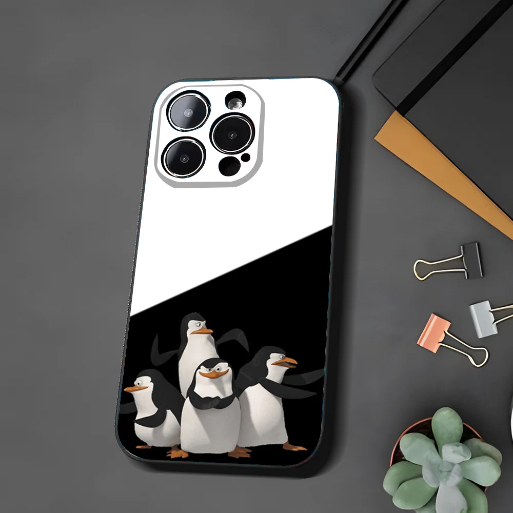 Funda de teléfono con diseño de los pingüinos de Madagascar, carcasa negra para Xiaomi 11, Redmi Note 11, 5G, 8T, 9A, 9, 10T, Note8Pro, Note 9, 12SUltra