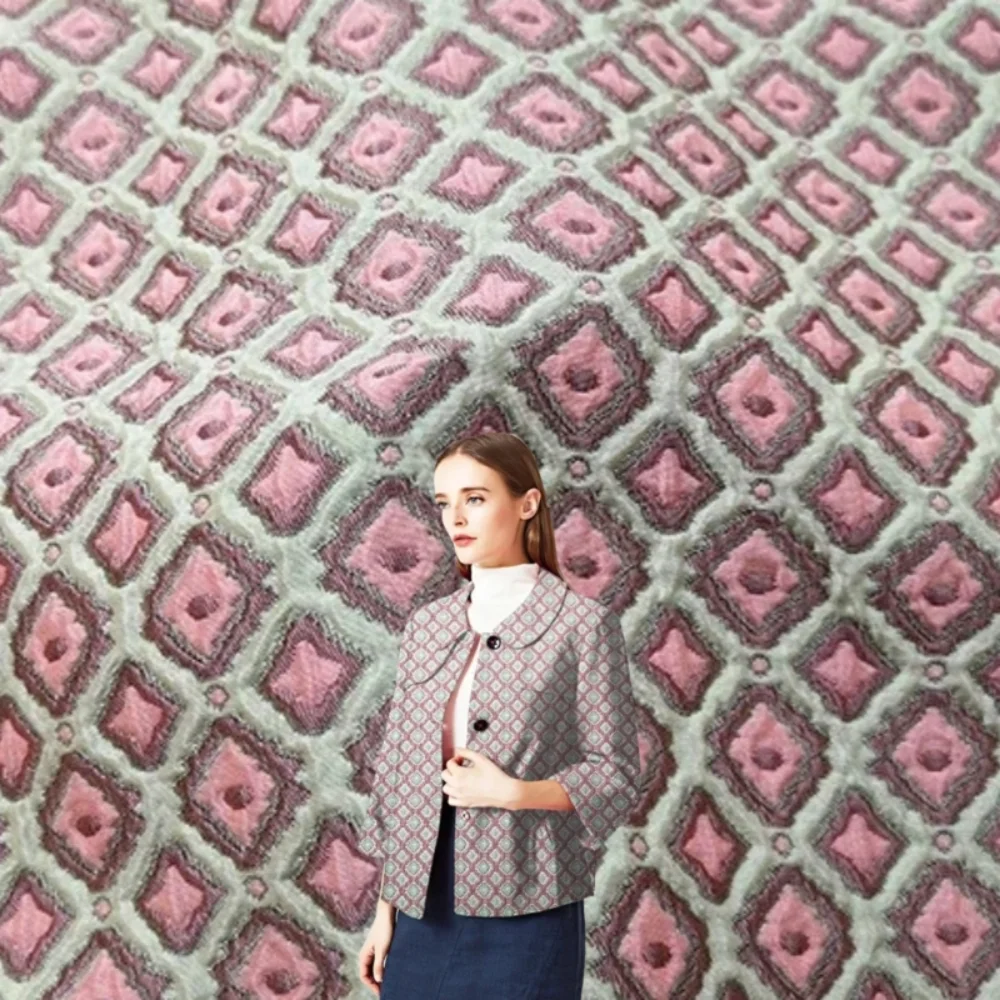 

Elegant Jacquard Brocade Fabric Metalic Embossed Gold Thread Diamond Clothes Cloth for Dress by the Yard Wholesale