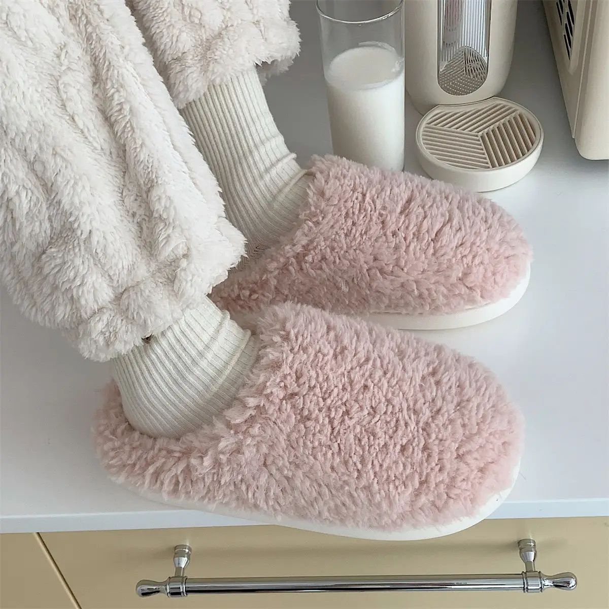 Solid Color Home Slippers Women Girls Cute Fluffy Winter Warm Plush Indoor Flats Bedroom Slides Casual Female Furry Shoes