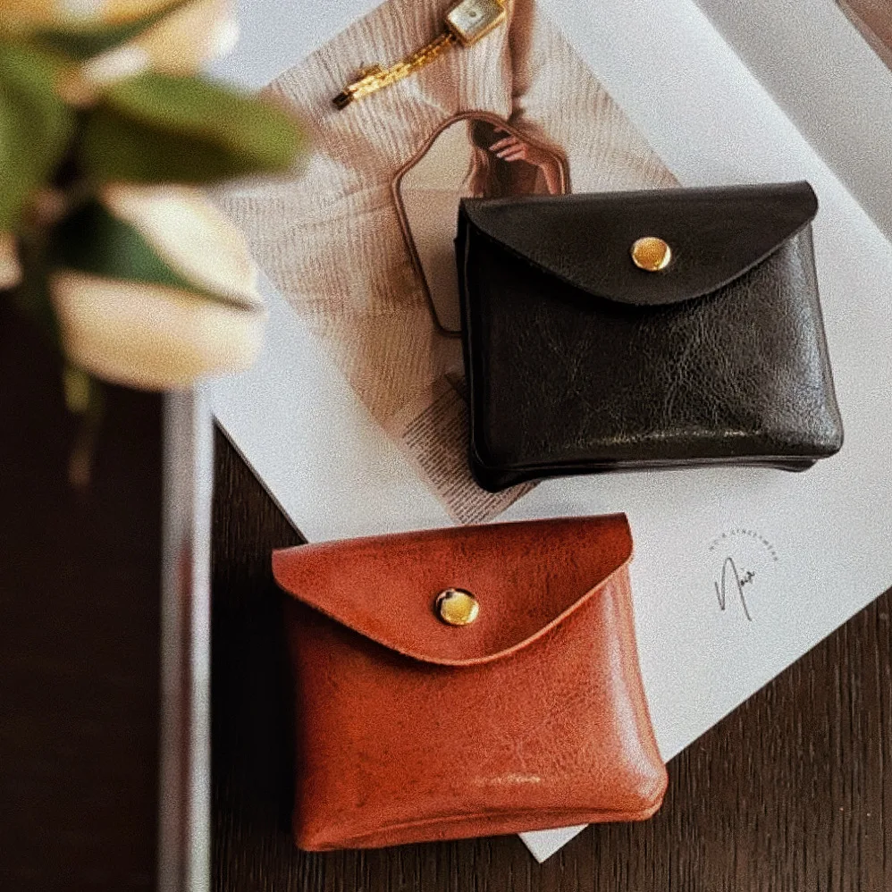 Bolso rojo de doble capa para mujer, bolsa ligera para auriculares, bolso para llaves con temperamento, novedad de 2023