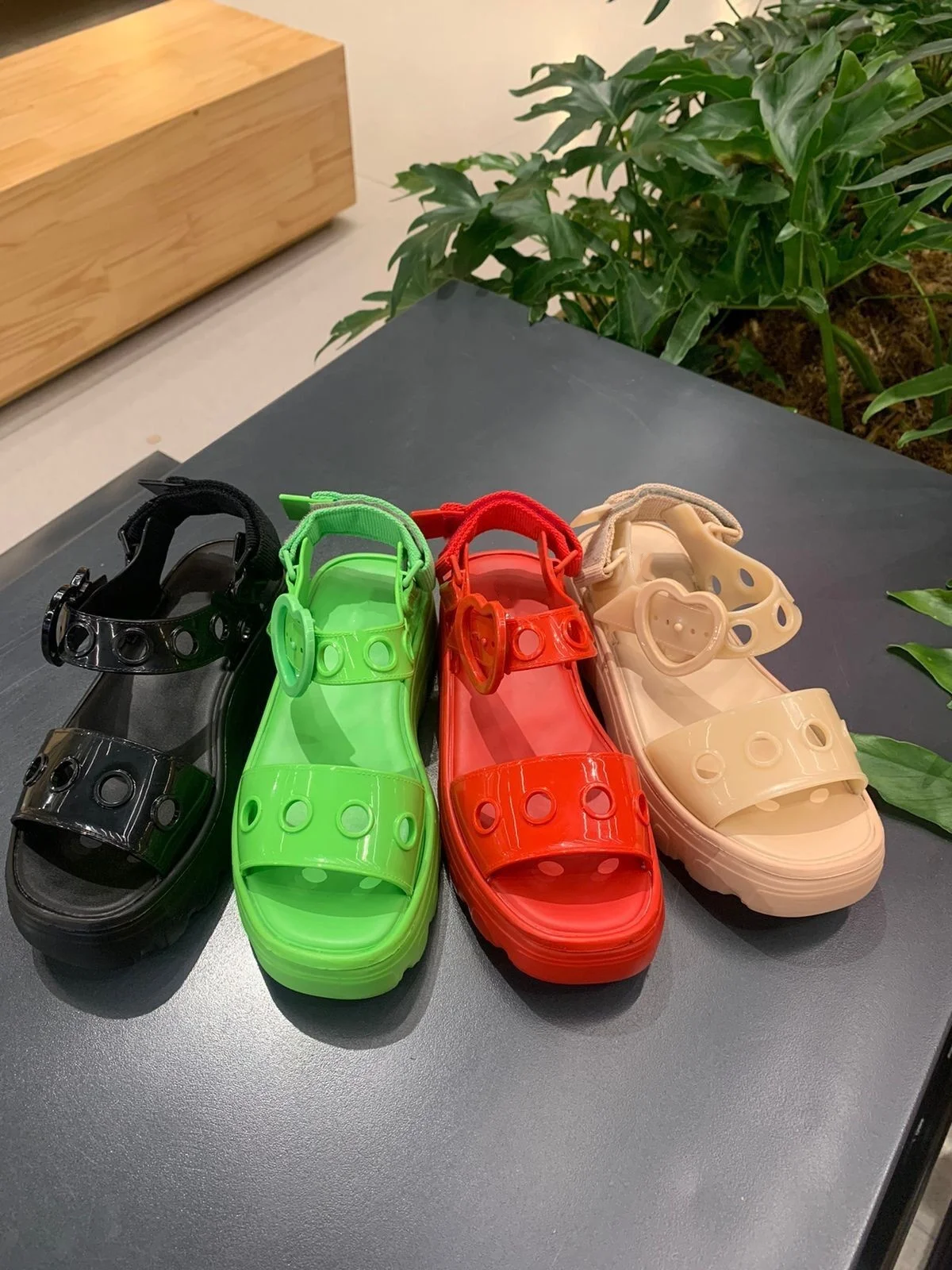 

Women's casual fashion sandals with thick soles in summer