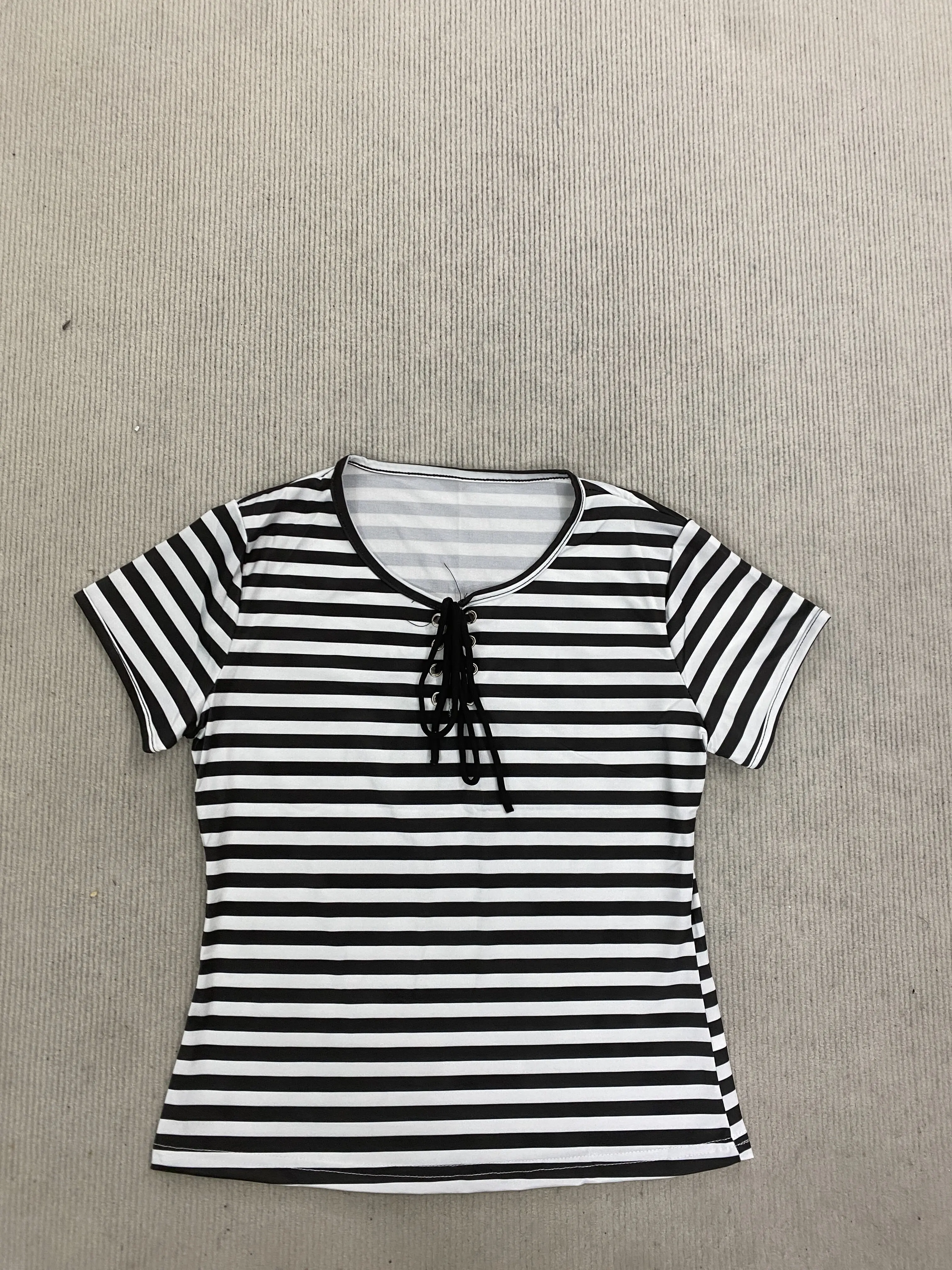 حار فتاة الاتجاه 2026 جديد الصيف طبعة محدودة مخطط تي شيرت جولة الرقبة سليم صالح تصميم تنفس عارضة المألوف أعلى