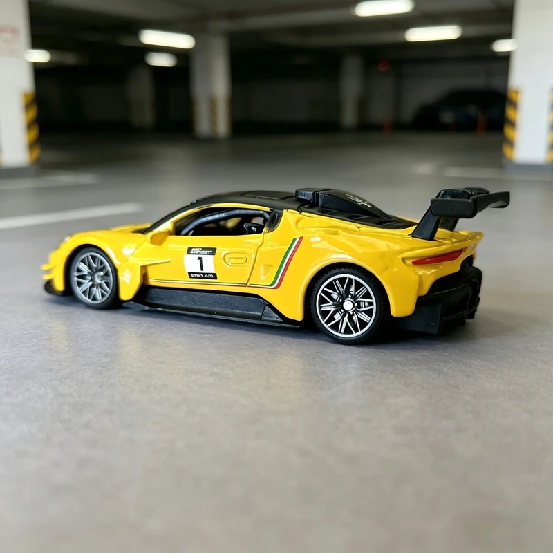 

1:64 Maserati GT2 Alloy Car Model Ornament Collection Static Supercar rich details, fine workmanship, and good quality