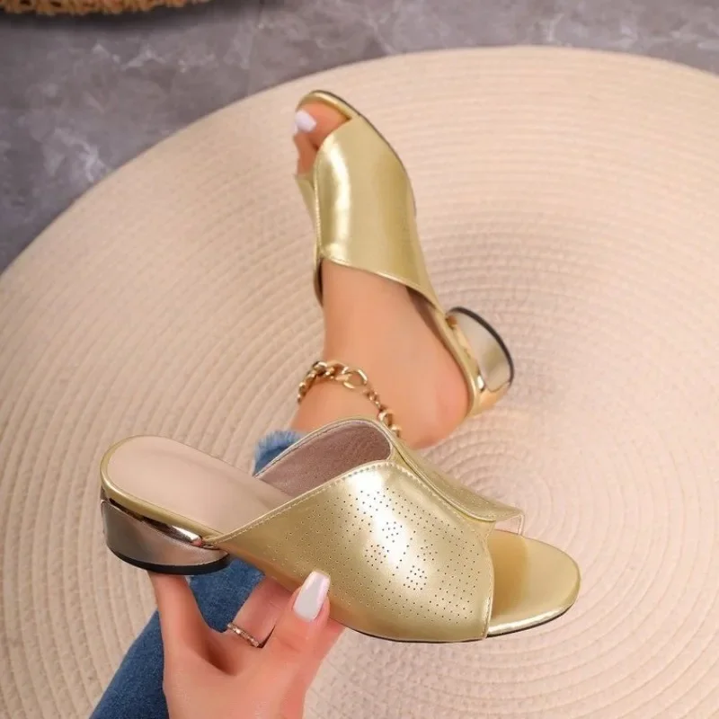 Summer Hot Selling Women Open Toed Square Heel Sandals European and American New Casual Fashion Solid Color Beach Women Shoes