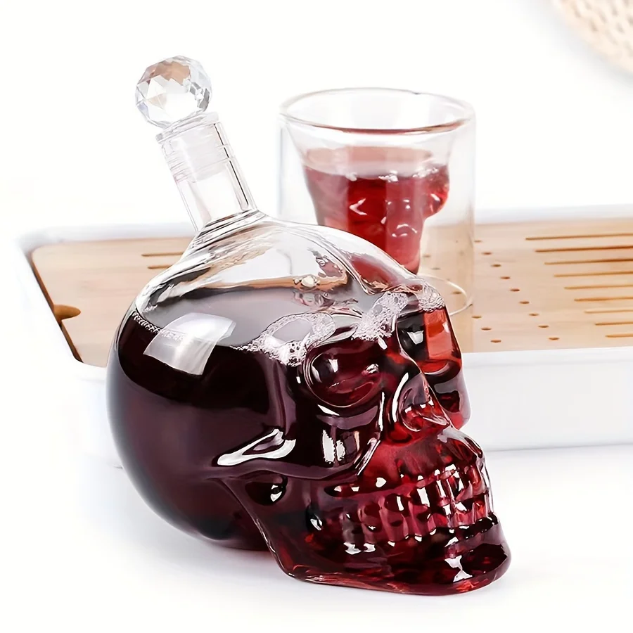 Skull Shape Whiskey Decanter Set 6 Double-Wall Skull Shot Glasses Gothic Barware for Whiskey Vodka Tequila Parties Home Bar Gift