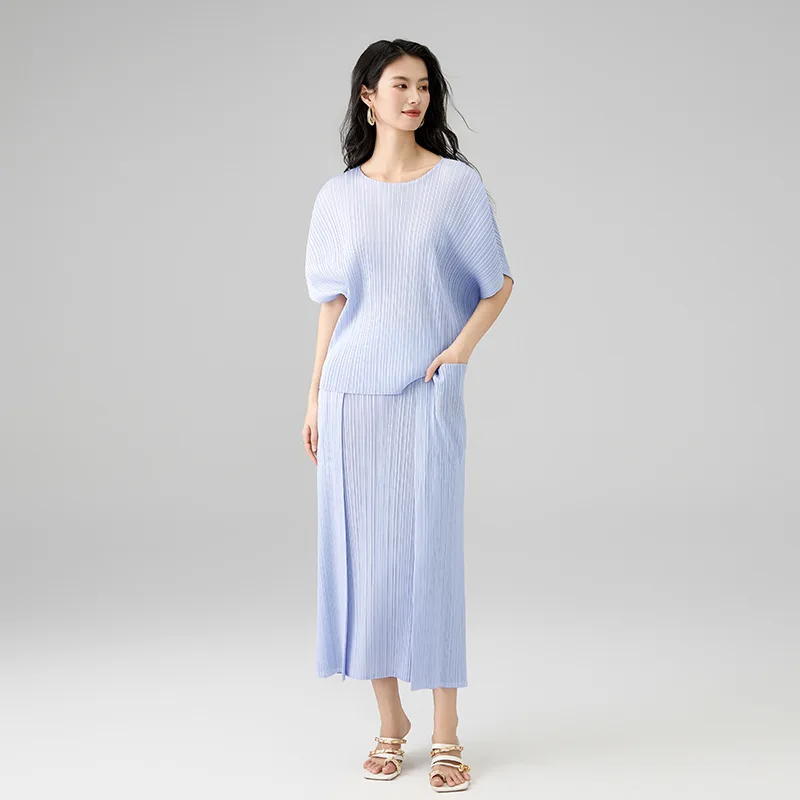 Miyake Pleated Skirt Suit for Women 2025 New Solid Color Loose Large Size Bat Sleeve Top Design Sense Interpolation Bag Skirt