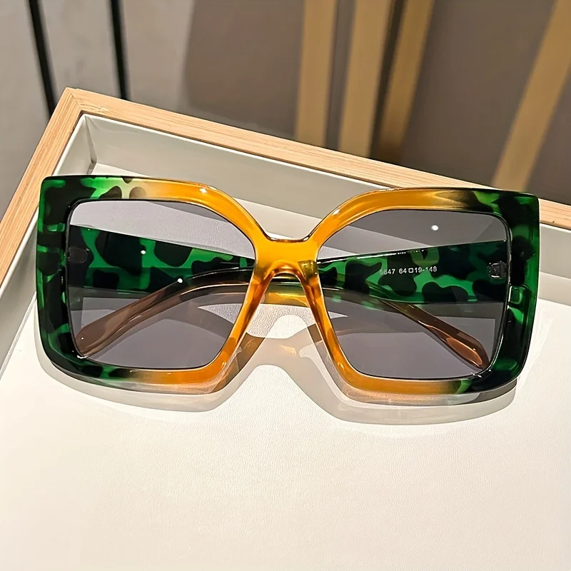 Oversized Square Fashion Fashion Glasses with Gradient Lenses - Chic Tortoiseshell & Leopard Print Frames Anti-Glare PC Material image 5
