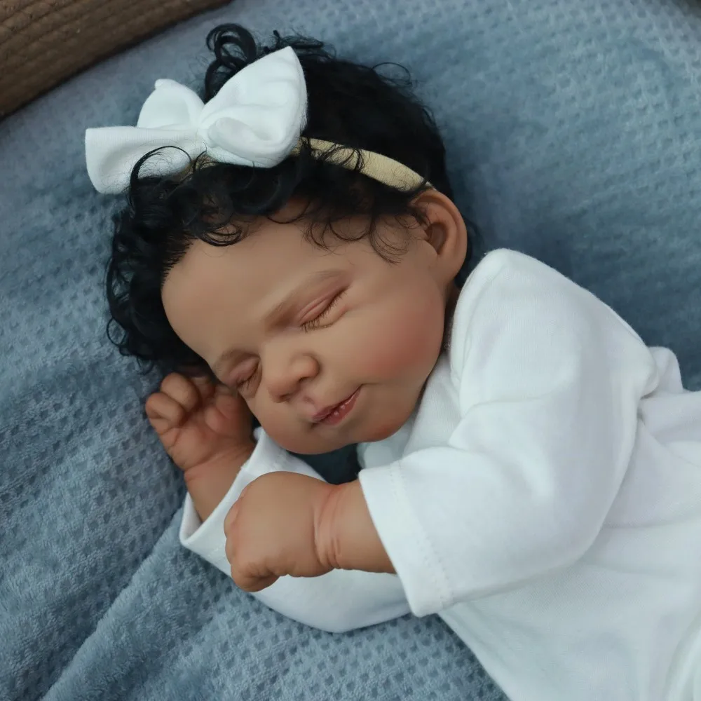 Bonecas reborn pretas, boneca realista de 18 espaços, olhos fechados, bonecas recém-nascidas realistas, corpo de pano macio para meninas