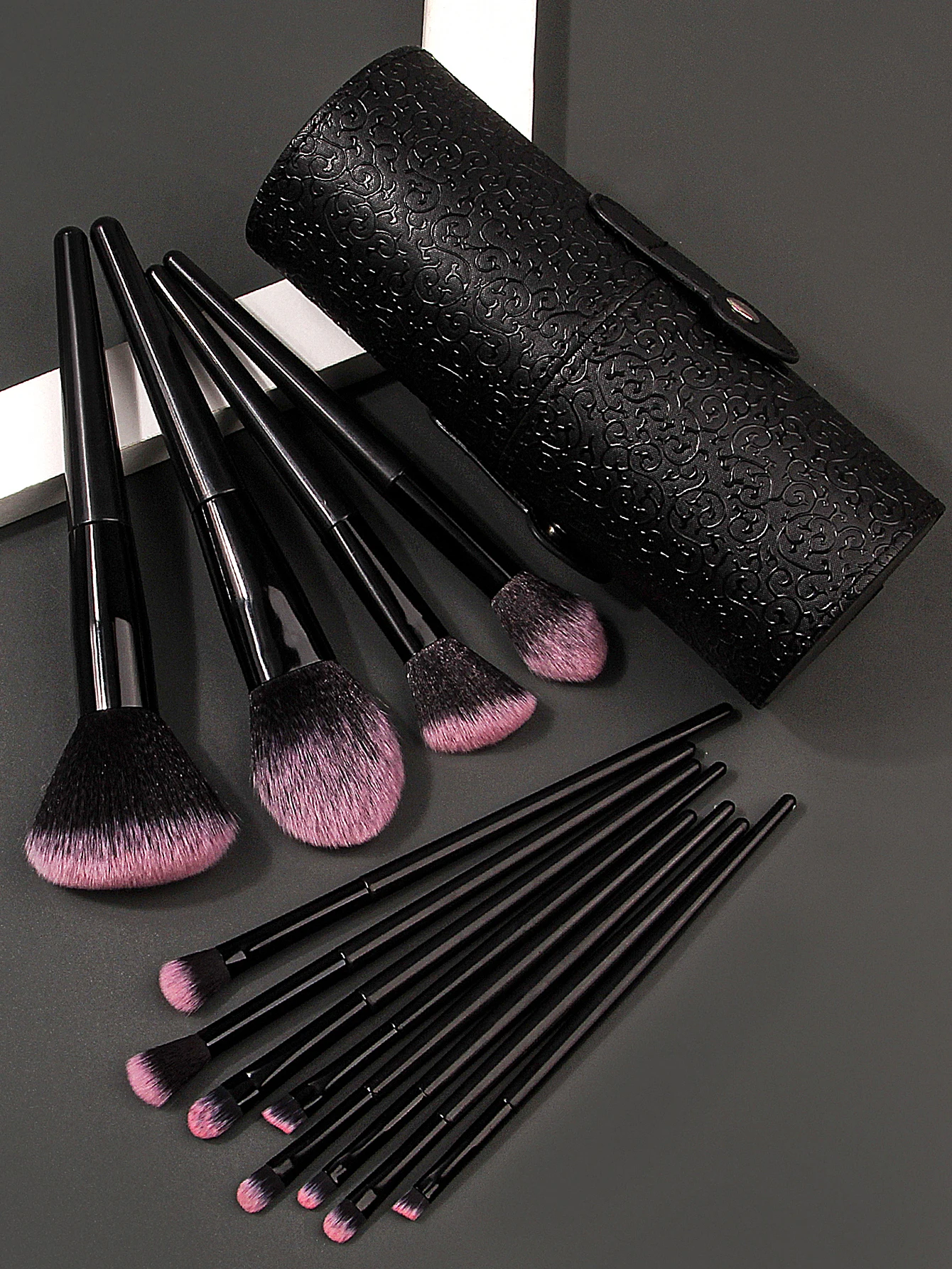26 pièces ensemble combinaison 12 pièces ensemble de pinceaux de maquillage + 11 pièces ensemble d'éponges + 1 outil de lavage + 1 pièces brosse pour le visage douce + 1 seau de rangement