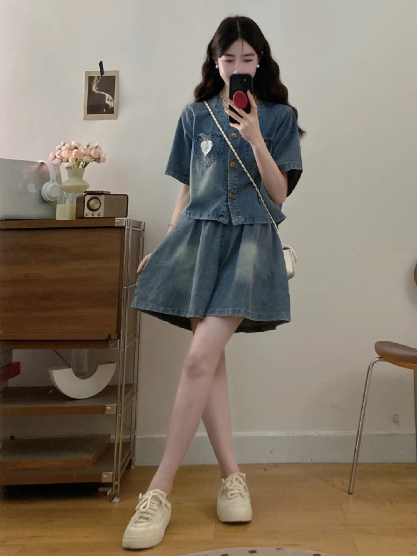 

Summer Fashion plus Size Women's Denim Shirt And Wide Leg Shorts V Neck Two Piece Set Slimming Effect High End Feeling