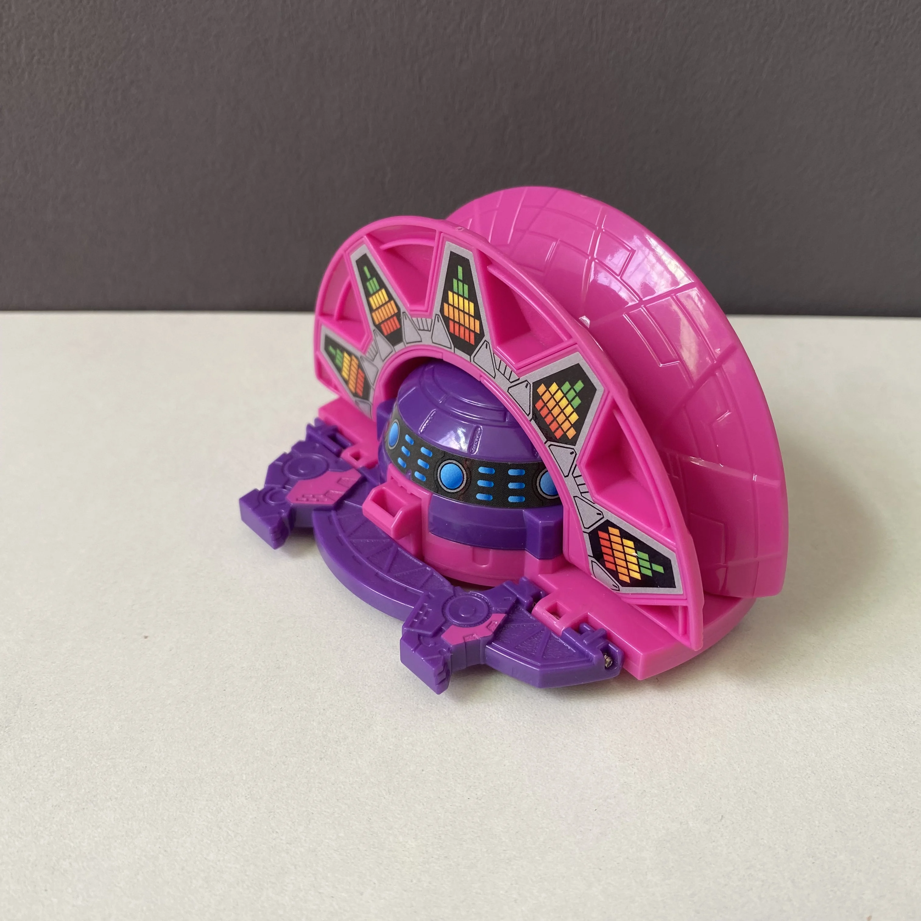 Véritables produits amples (sans boîte)-robot de Transformation à combinaison instantanée baleine ovni modèle de Collision jouet