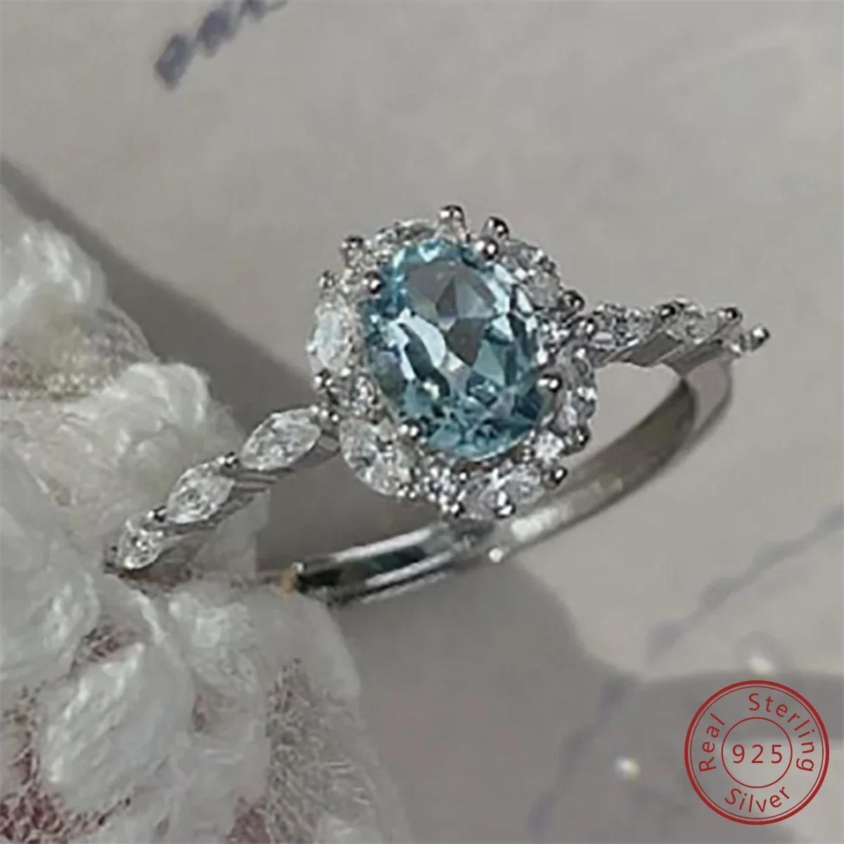 2024 produk baru 100% 925 perak murni cincin kristal Topaz Jepang penuh berlian super berkilau cahaya mewah perhiasan biru