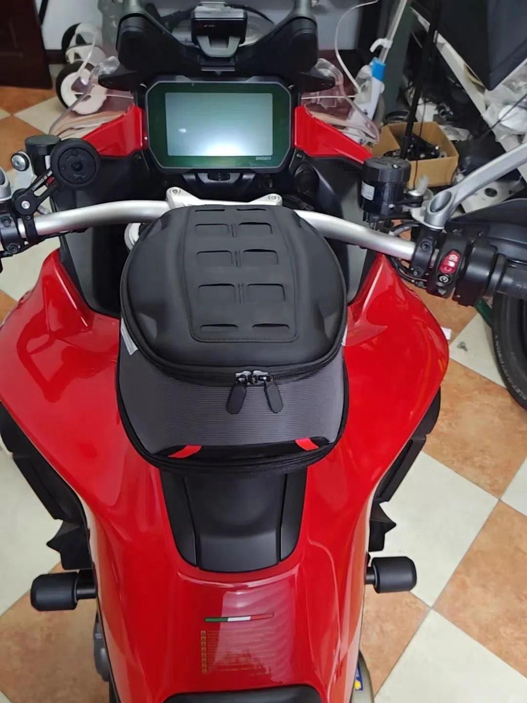 

For Tiger 800 XC/XCa/XCx /XR/XRt/XRx 1200/1215 Explorer For Street Triple 660 675 765 1050 Fuel GasTank Bag With Tanklock Ring