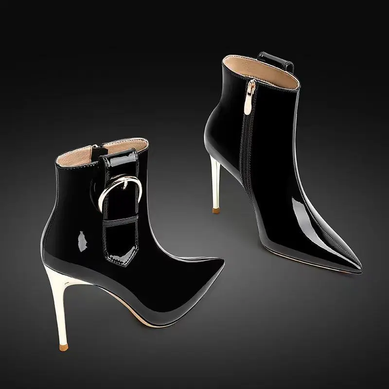 

Black sheepskin insoles, short boots, slim high heels, side large semi-circular buckle decoration, size home women's boots talon