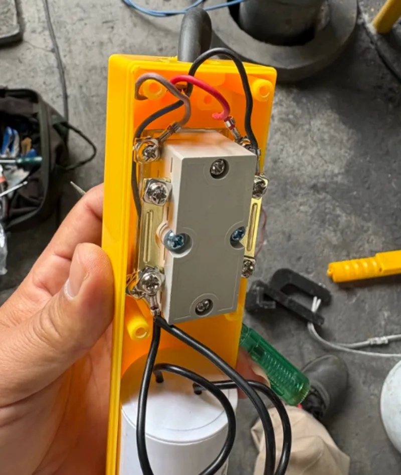 Suitable for 220V micro button switch, up and down handle controller, electric hoist, crane switch, single-phase