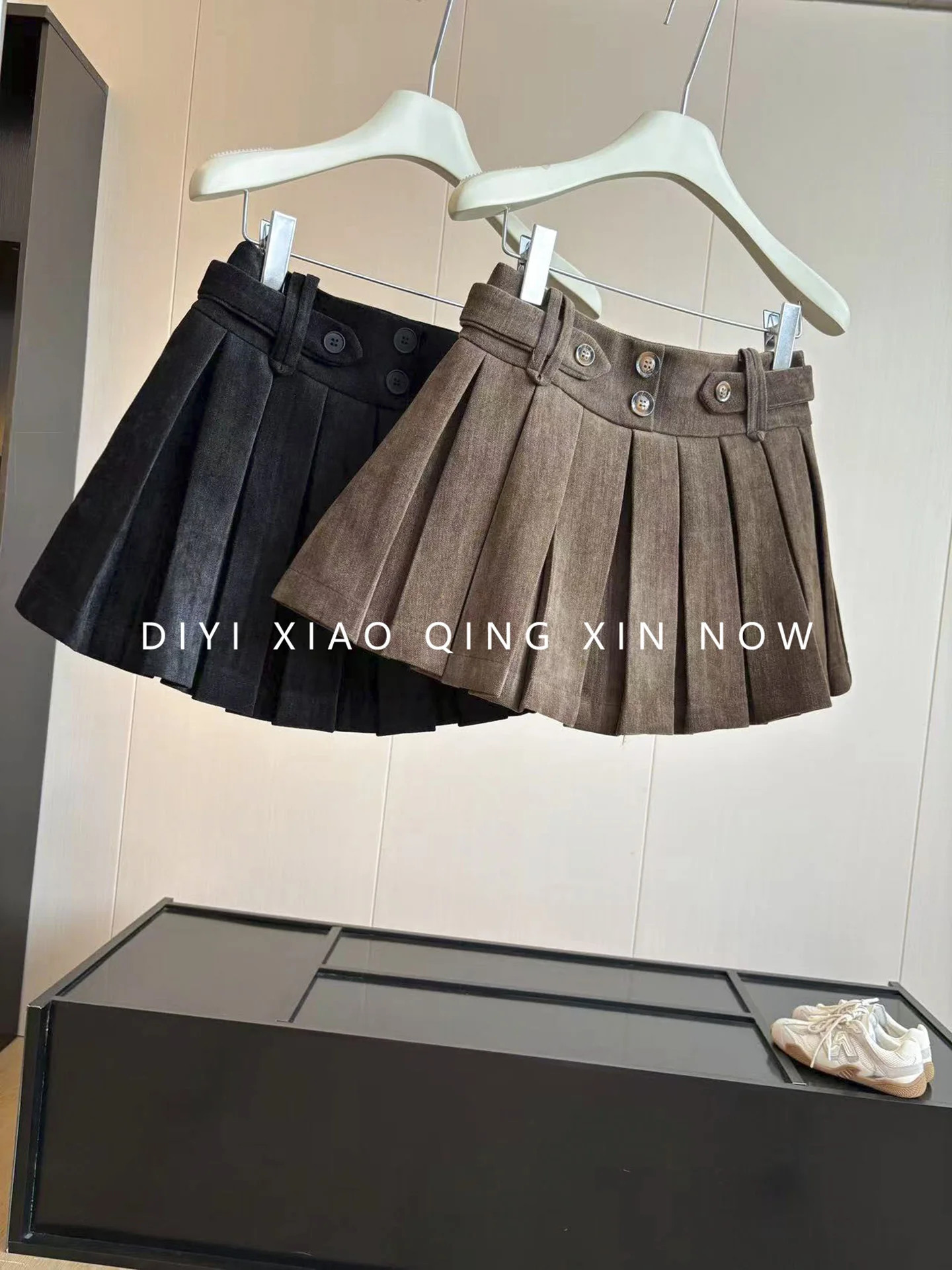 Low Waist Pleated  Skirt Women's High Heel Illusory Taller Brown Color Autumn Season Polyester Fiber Standard Fit