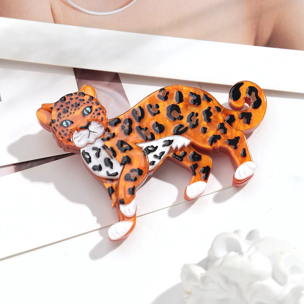 Niedliche Acryl-Cartoon-Leoparden-Broschen für Damen und Herren, Liebliche Tier-Panther-Splice-Anstecknadeln, Schmuck-Accessoire – Detail 3