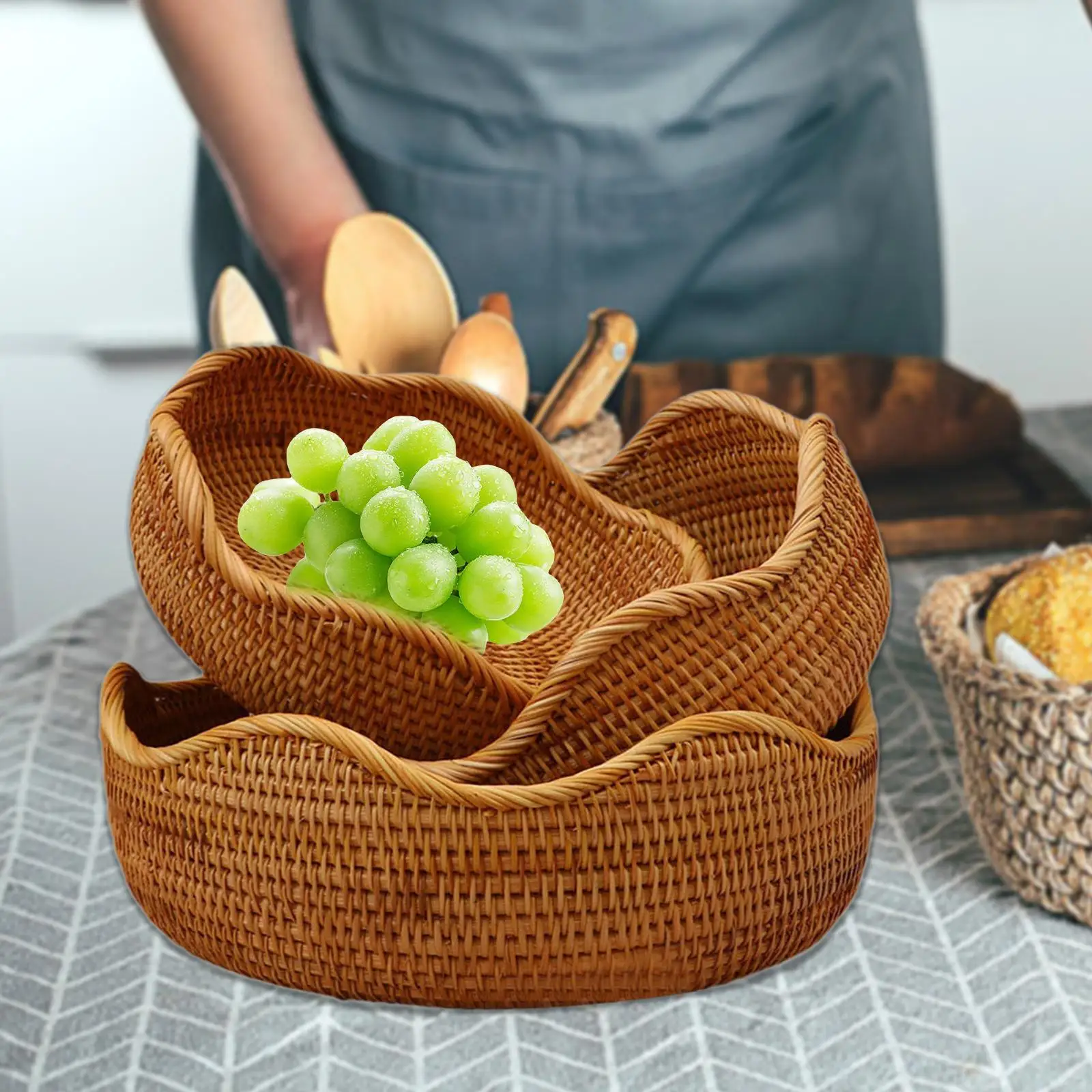 

3 Pieces Food Serving Basket Round Food Vegetables Serving Basket Woven Tabletop 3 Different Sizes Kitchen Woven Storage Basket