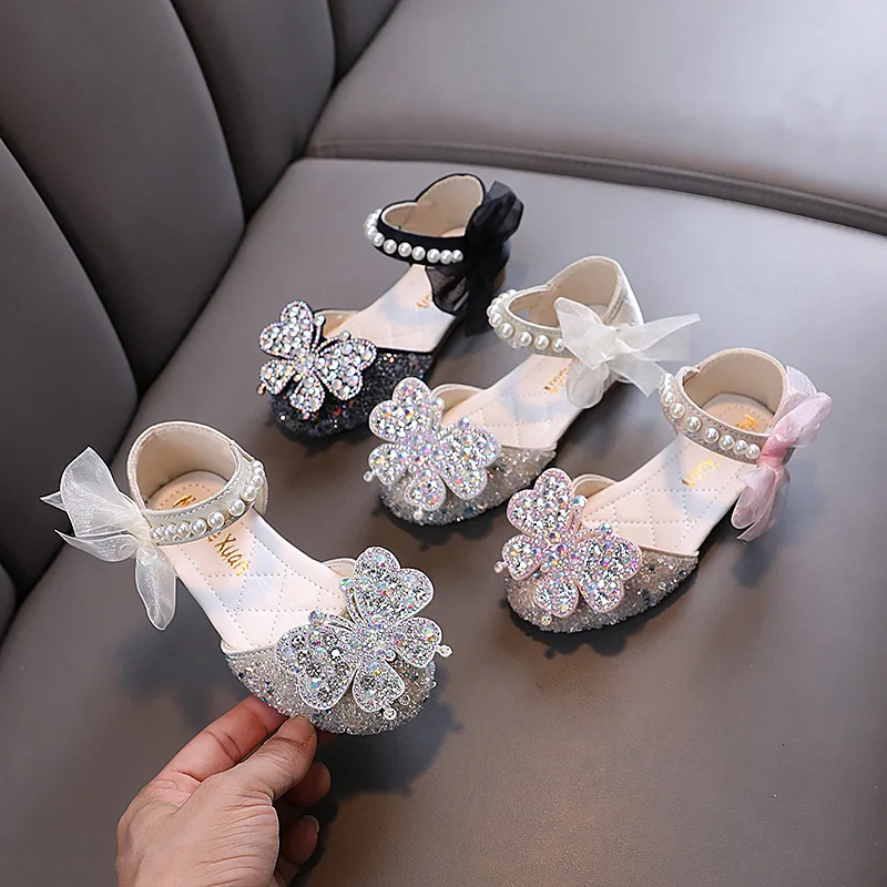 Summer New Flat Heel Sandals Sequins Rhinestone Princess Shoes Kids Fashion Pearls Bow Bling Wedding Party Dance Sandals J254