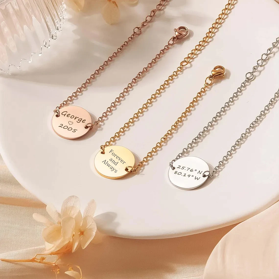 Kissmoon Custom Engrave Name Round Tag Bracelet Stainless Steel Personalized Text Date Disc Bracelet for Women Mom Jewelry Gift