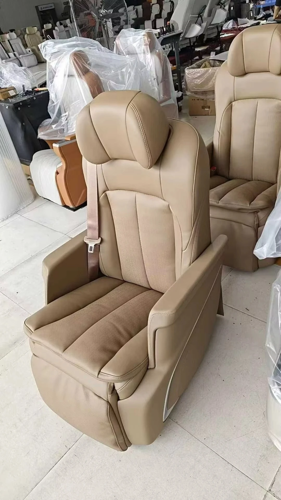 vehicle seat, rear seat, custom folding seat, suitable for luxury commercial vehicles, leather customization, customizable logo
