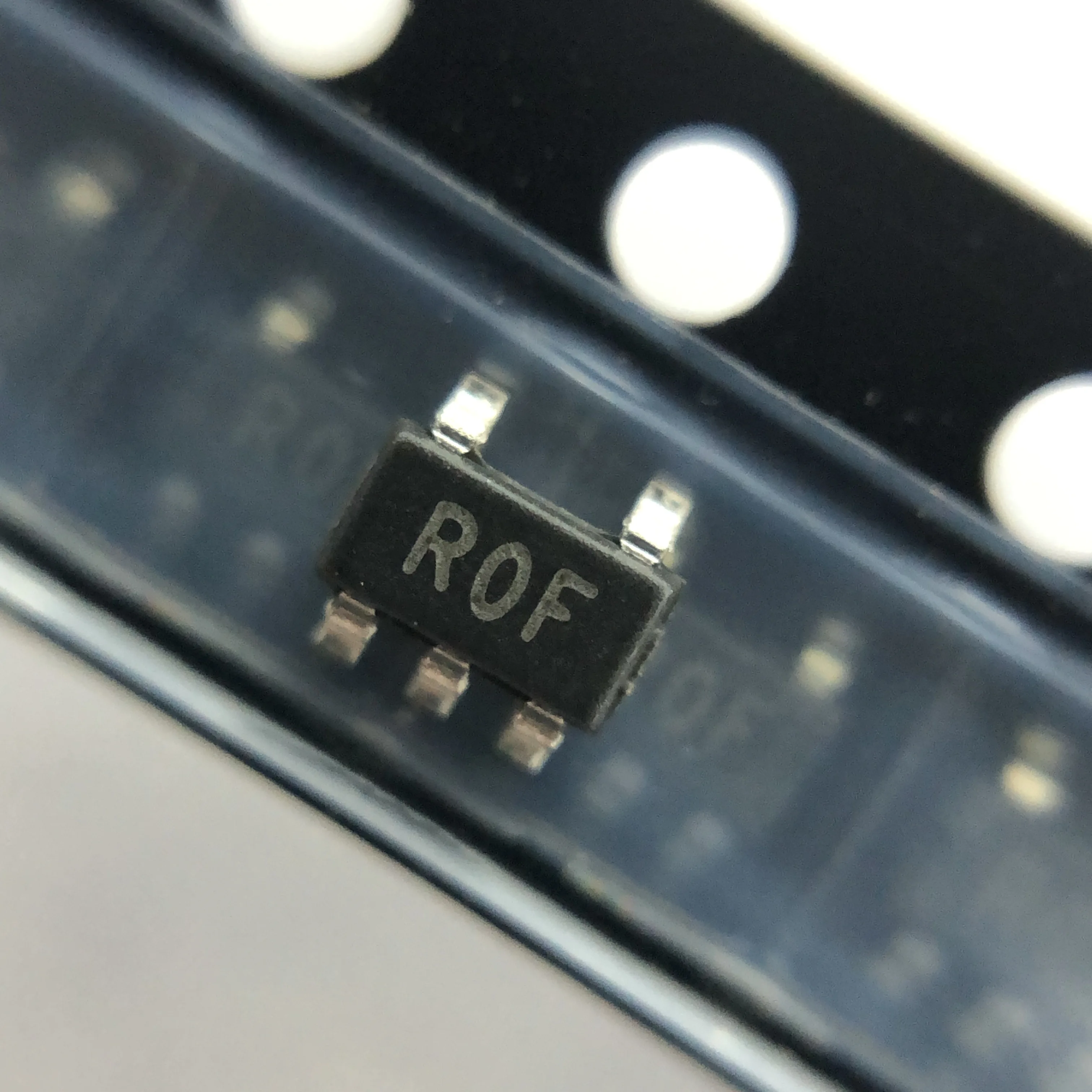5PCS/Lot ADR361BUJZ ADR361BUJZ-REEL7 MARKING:ROF V-Ref Fixed 2.5V 5mA 5-Pin TSOT T/R