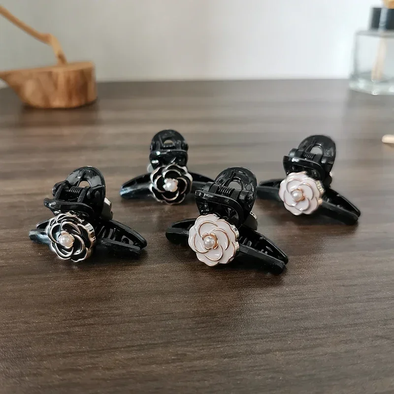 Mooie klassieke eenvoudige retro-stijl kleine bloem vintage haarklauwclips voor dames meisjes retro voor haaraccessoires