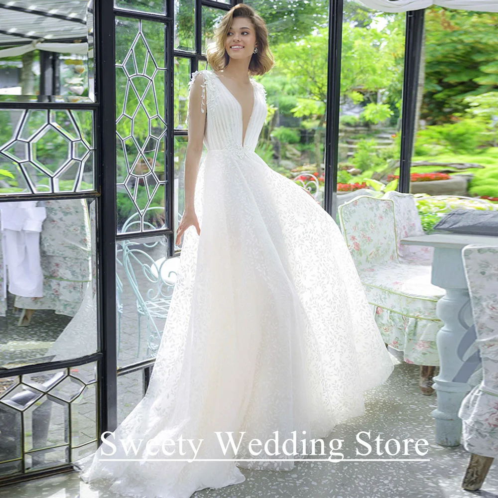 Exquisite Lace Wedding Dress Woman Bride Gown Customzied Deep V Neck Sleeveless Applique Court Train Backless Bridal Dresses