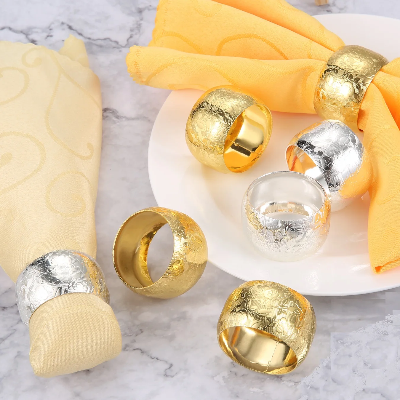 

6pcs Hotel Model Room Golden Napkin Rings Serviette Buckle Holder Western Restaurant Metal Napkin Circle Cloth Ring Table Decor