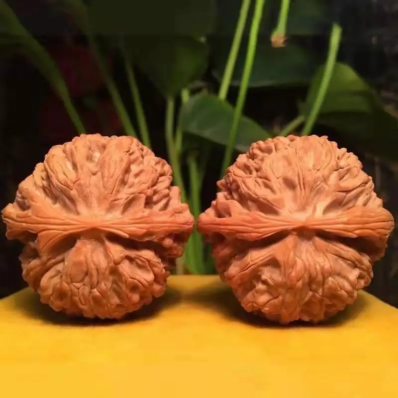 1Pair Walnut Hand Massage Balls Solid Wood Stress Relief Hand Exercise Ornament For Collection Leisure Daily Hand Training