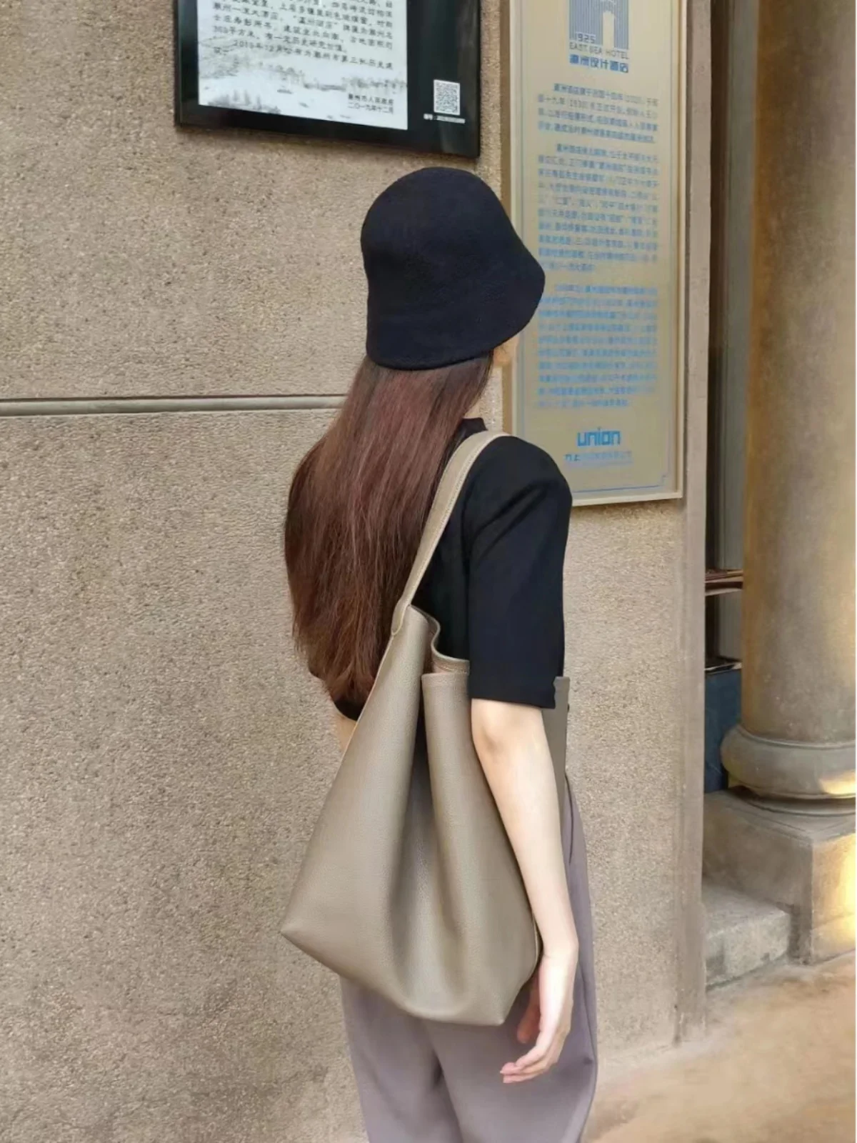 

2025 New Korean Sle Large Capaci Commuter Tote Buet Bag Casual Big Bag Women Soft Leather Single oulder Bag