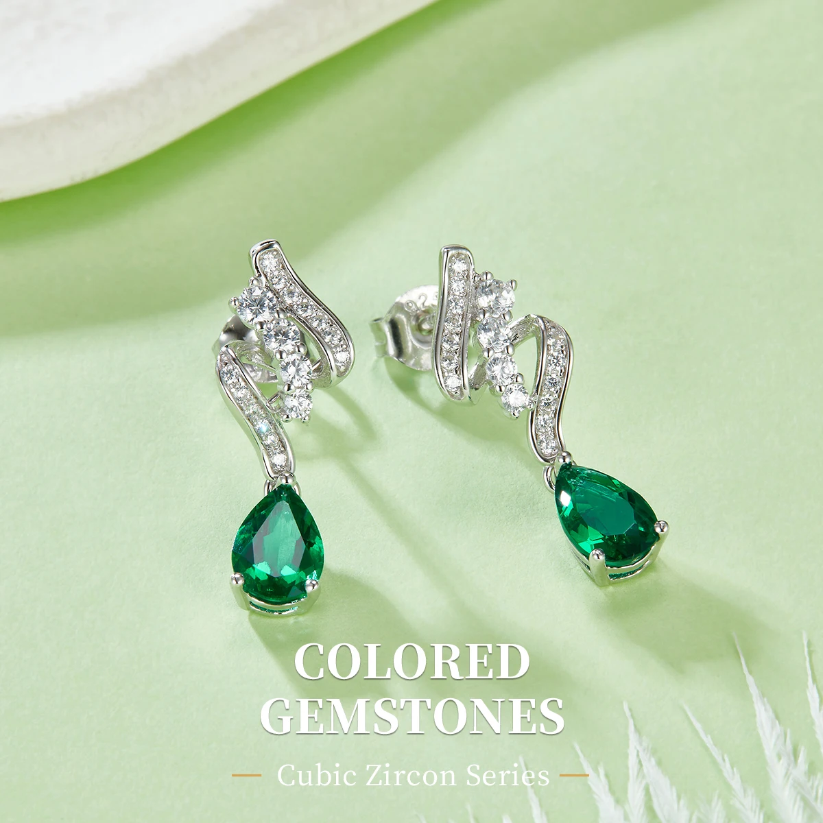 

Женские серьги из серебра 925 пробы с изумрудами