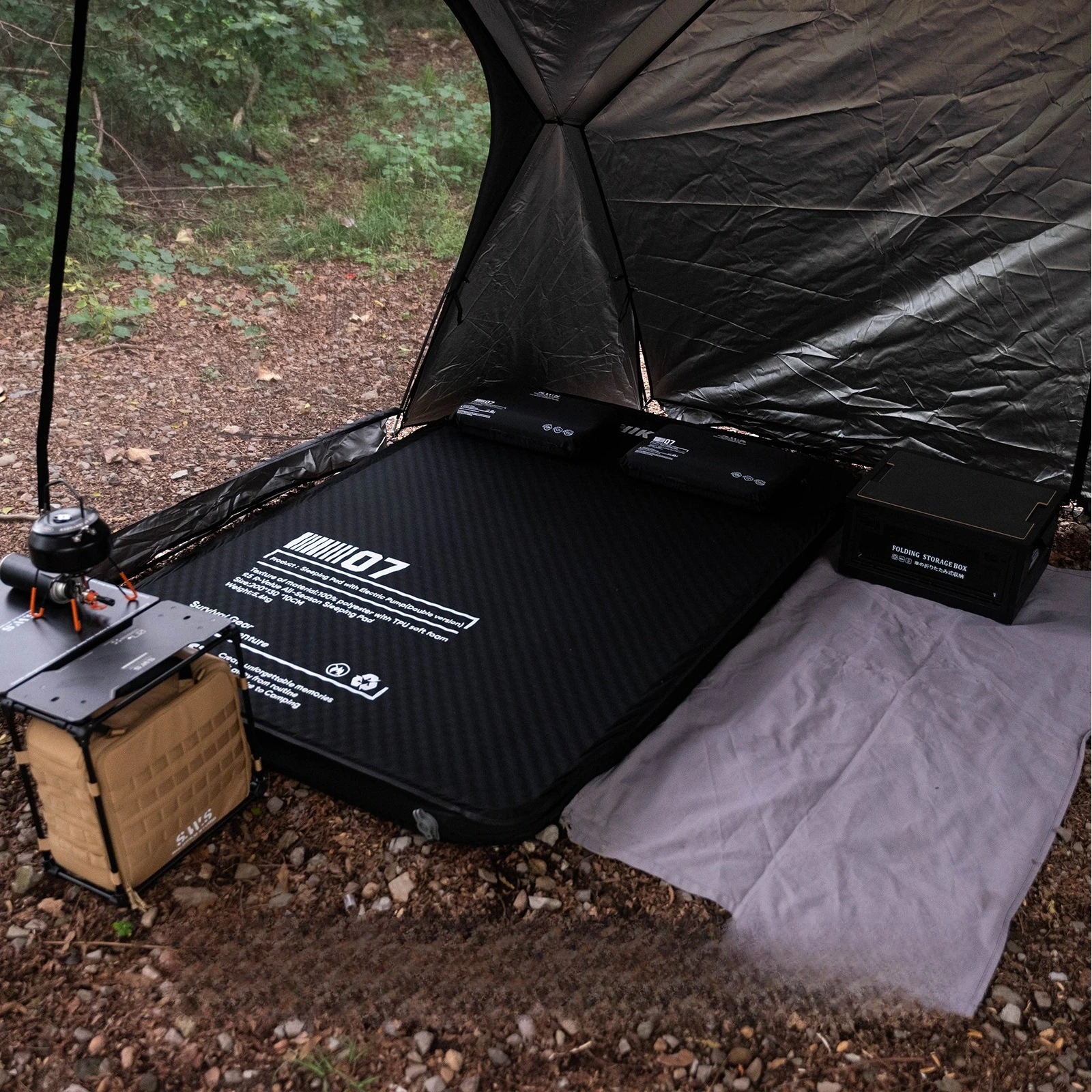 Auto Inflatable Sleeping Pad, Moisture Proof Slow Rebound Foam Mattress, Portable Double Bed for Camping, Nap, Rental Home