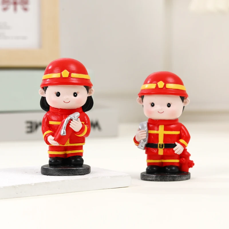 هدايا عيد الميلاد دمية رجال الاطفاء يدوية الصنع مكتب هدايا العيد الراتنج الحرف طاولة طعام الحلي المركزية غرفة المعيشة دراسة سطح المكتب الحلي سيارة الحلي