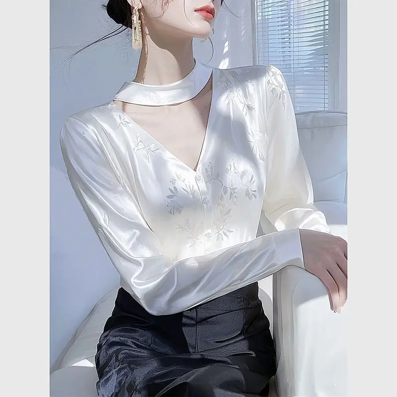 

2025 Spring Autumn New Temperament Jacquard Printing Solid Color O-neck Long Sleeve Blouse Ladies Fashion Hollow Out Shirts Tops