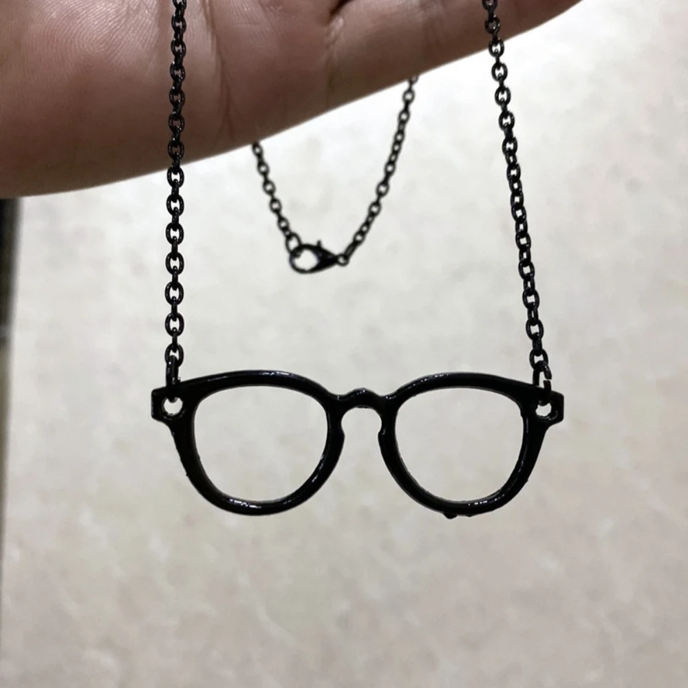 Simple Personality Geometry Black Spectacle Frame Pendant Necklace for Women Men Creative Designer Collar Chain Jewelry Gifts