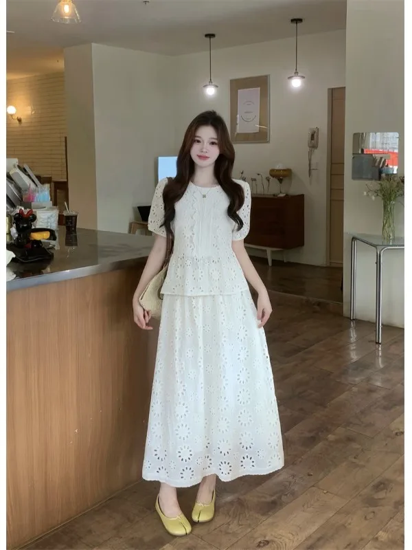 

Уникальный красивый утягивающий ажурный топ больших размеров, корейский летний наряд с юбкой, комплект из двух предметов для женщин