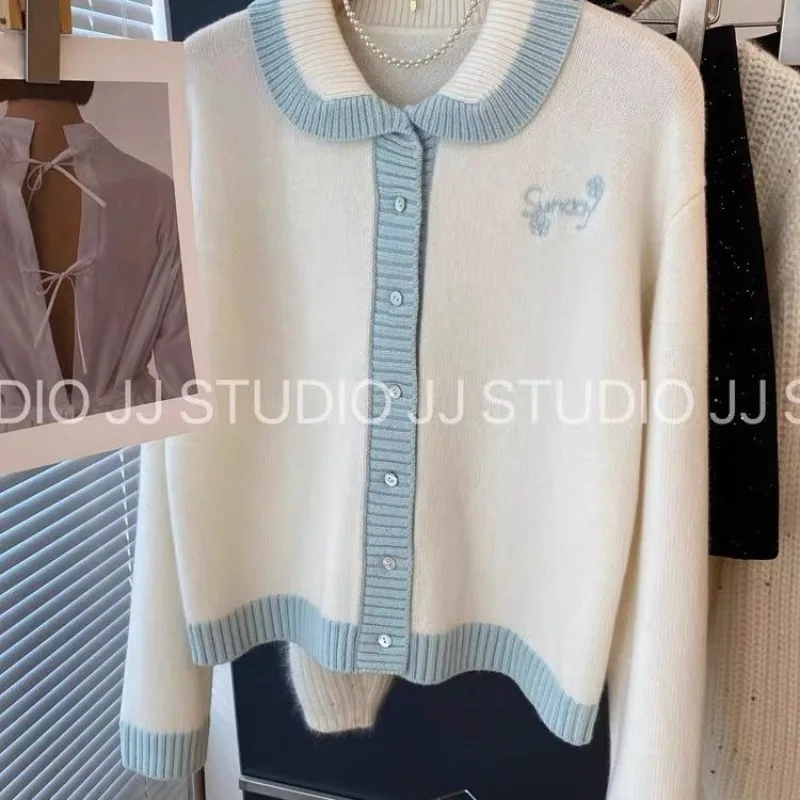 Colletto per bambola, maglione polo cardigan lavorato a maglia bianco sporco, giacca ricamata con riso viola, top autunnale e invernale