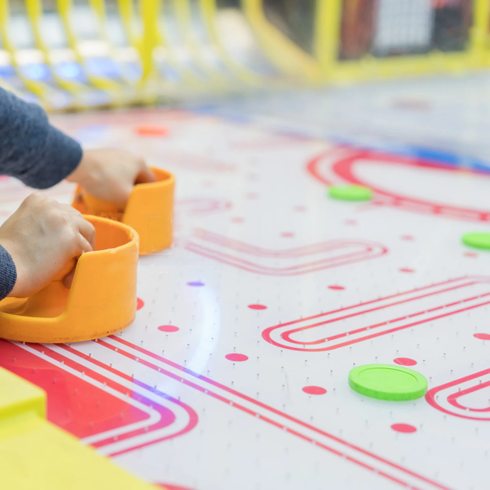 

5Pcs Air Hockey Pucks Plastic Table Pucks Smooth Design for Indoor Entertainment Mini Ice Hockey Pieces Game Table Accessories