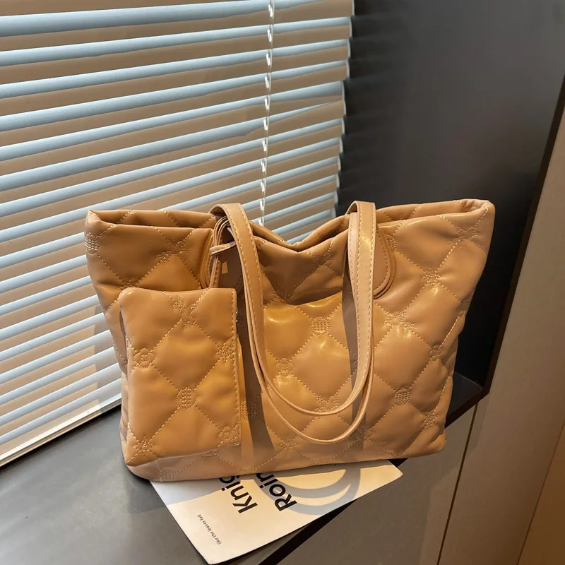 

2025 Autumn Winter Quilted Tote Bag, Spacious Commuter Shoulder Purse, Women's Day to Night Crossbody, Minimalist Top Handle Bag