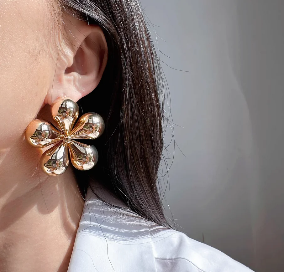 

Europe and the United States foreign trade jewelry niche senior gold three-dimensional flower opening bracelet exaggerated ring